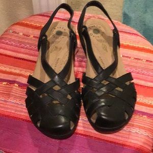EARTH ORGINS SANDALS
